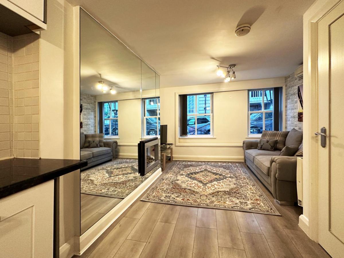 Chic In Mayfair Apartment *